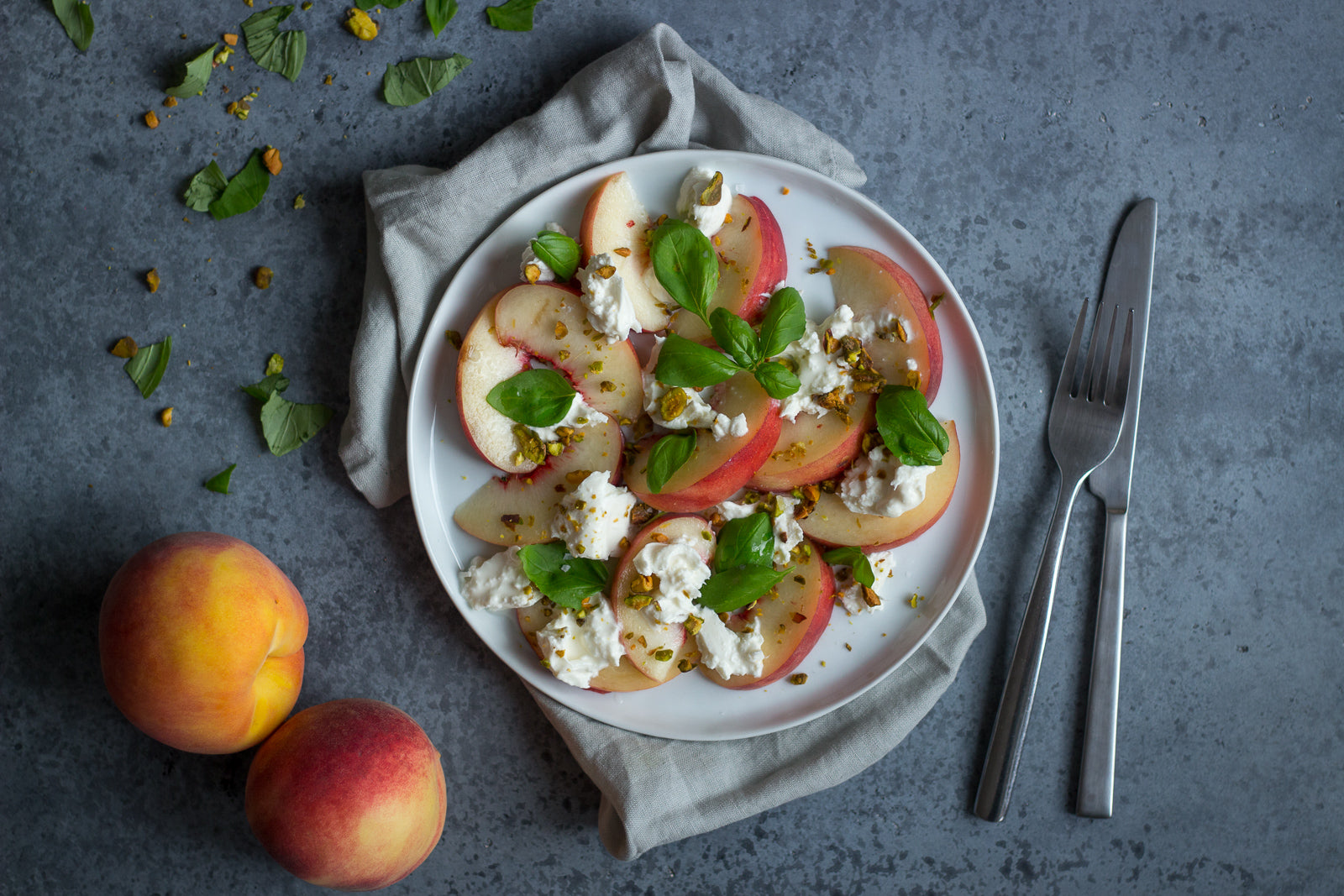 Peach Burrata Pistachio Salad – q.b. Cucina