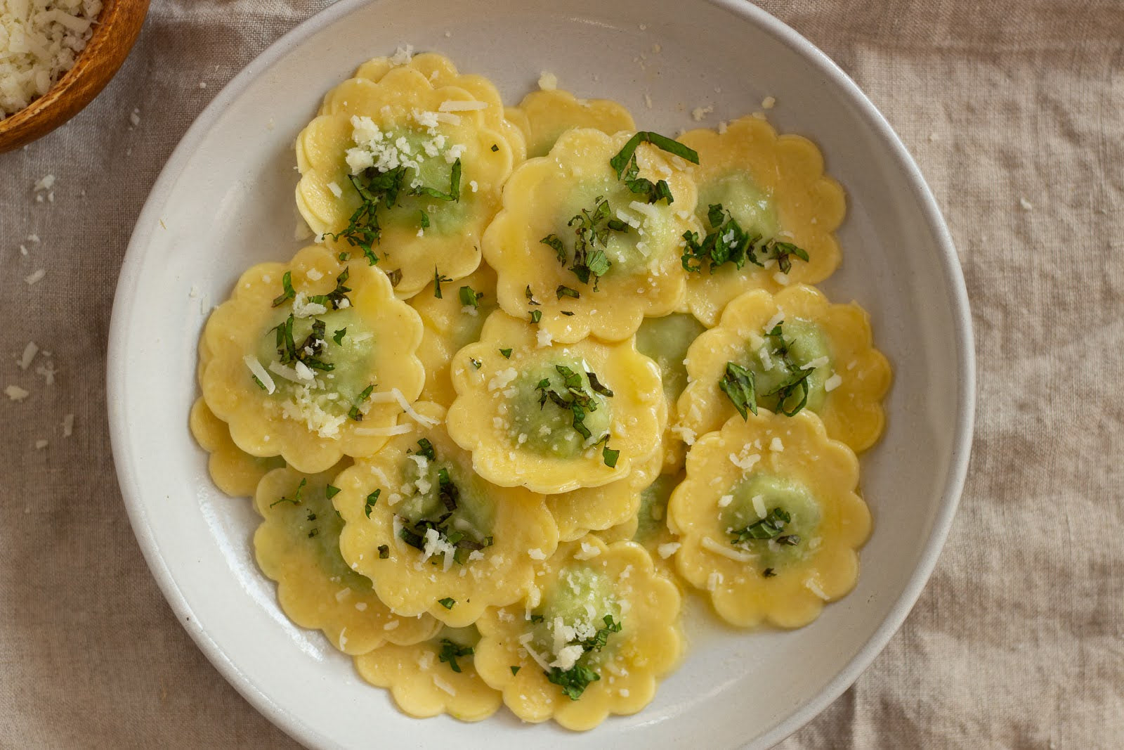 pea ravioli ai fiori flower ravioli - qb cucina