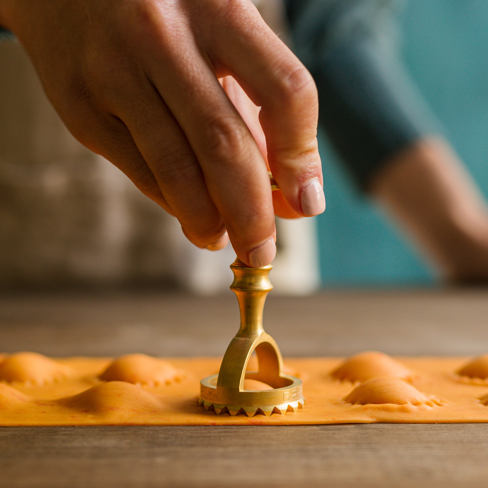Planche à raviolis Gourmet avec contre-tampon - Hexagone - Sept en un Planche à raviolis Gourmet avec contre-tampon - Hexagone - Sept en un